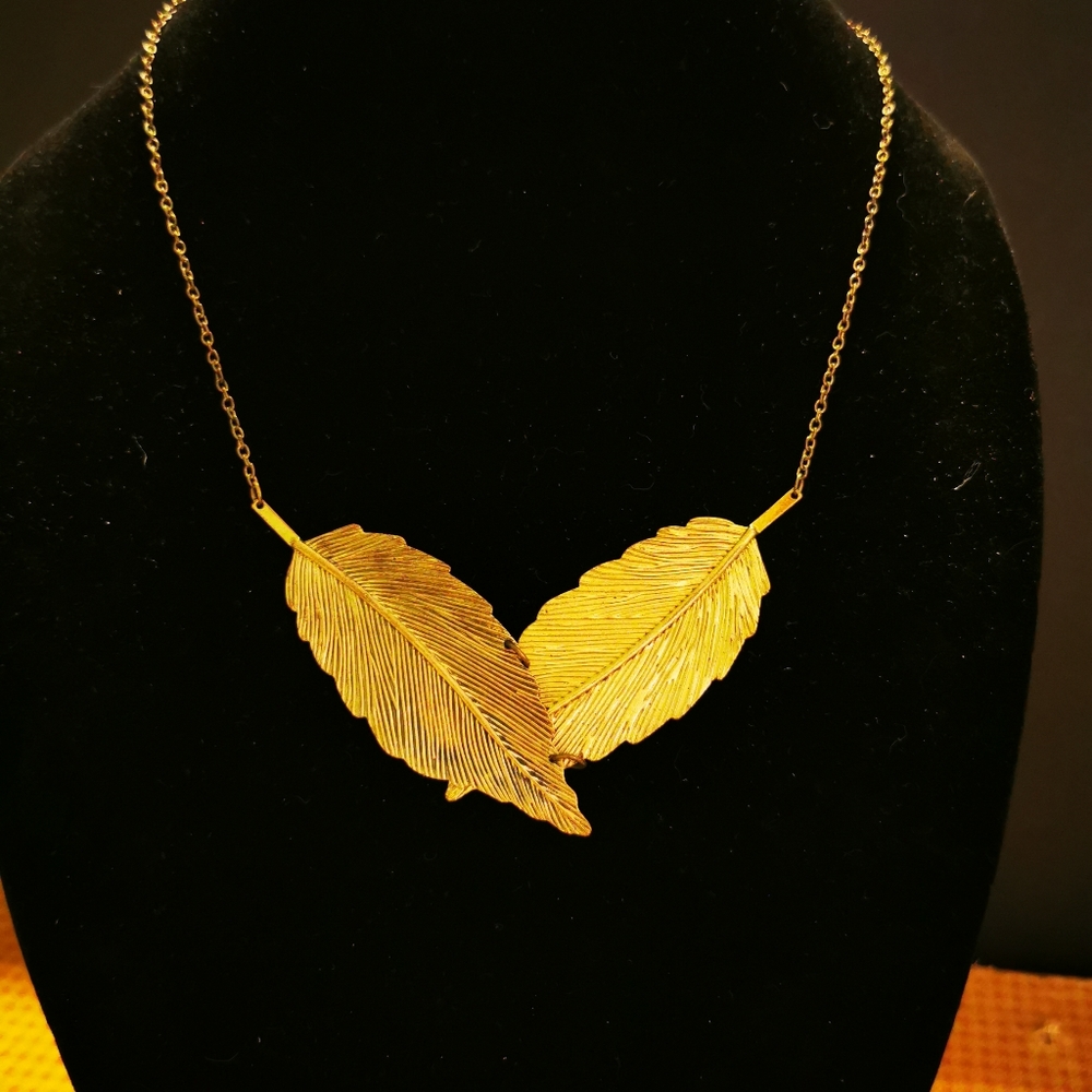Double Feather Antiqued Brass Tone Necklace